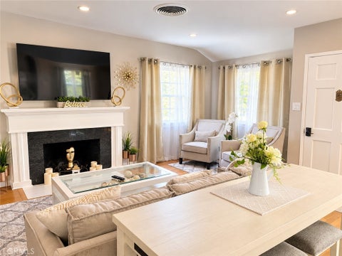 Photo of 5944 Irvine Avenue, North Hollywood, CA 91601 (MLS # IV26228123)
