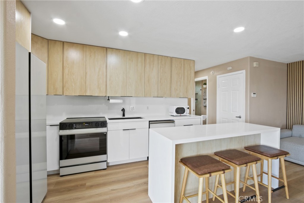 711 Pacific Coast 120