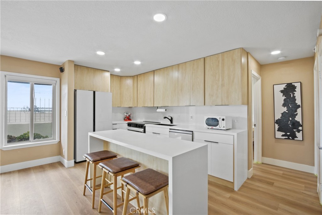 711 Pacific Coast 120