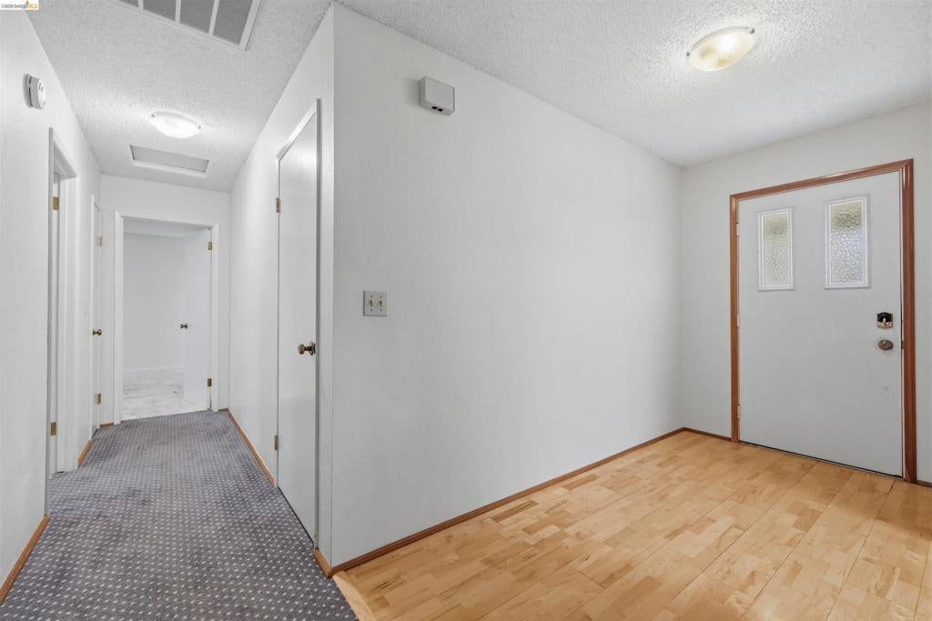 21478 Paseo De Los Portales
