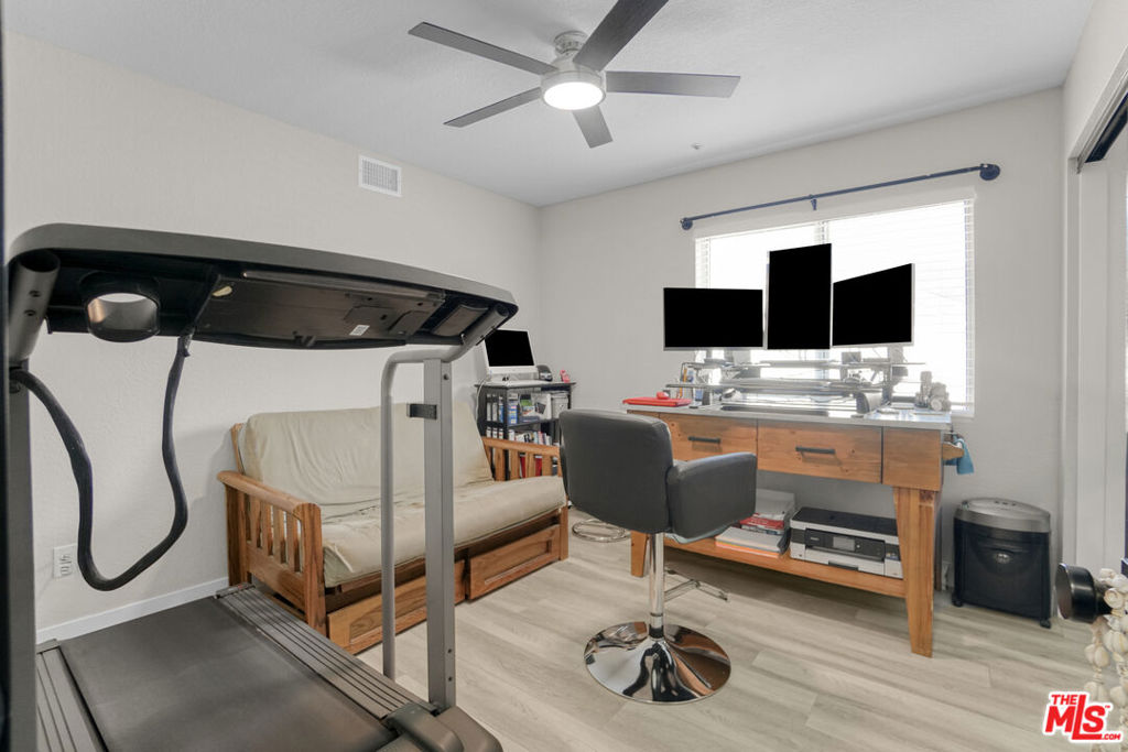 6886 Country Oaks Drive