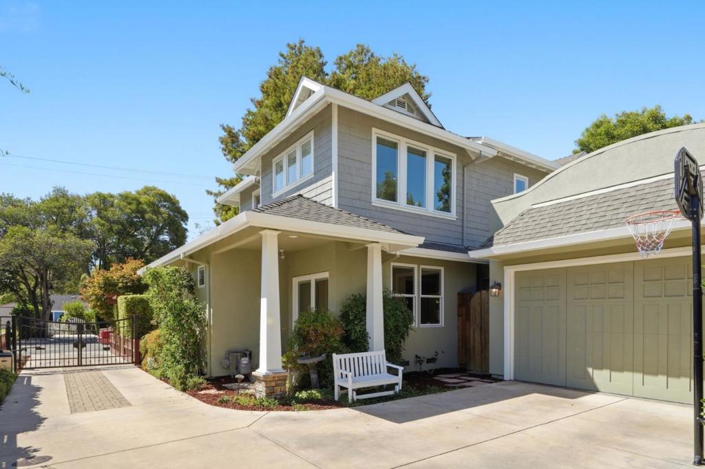 1113 Lincoln Court