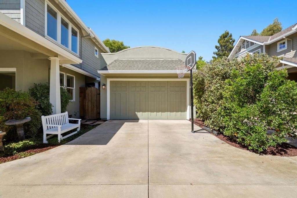 1113 Lincoln Court