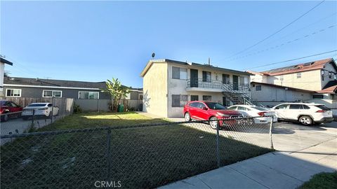 1084 E 19th Long Beach CA 90806