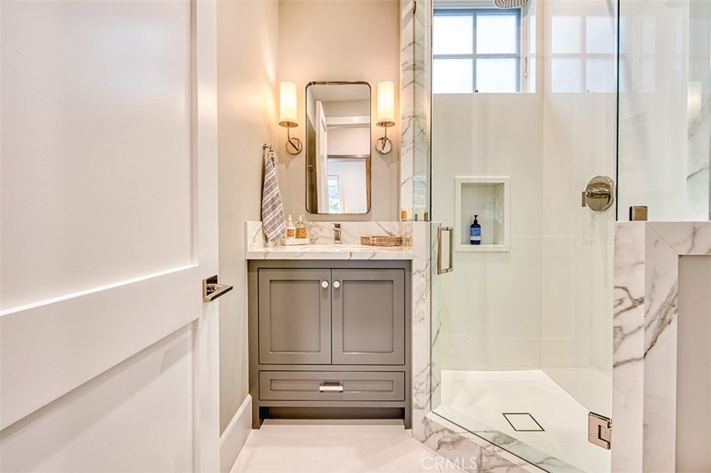 Corona del Mar North of PCH (CNHW) - Residential