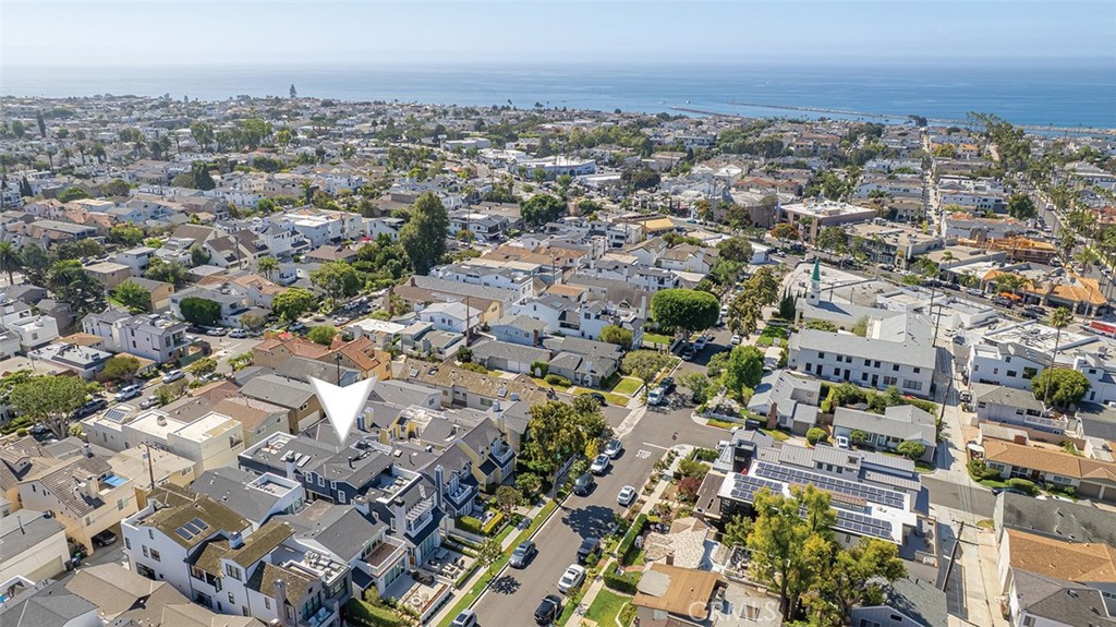 Corona del Mar North of PCH (CNHW) - Residential