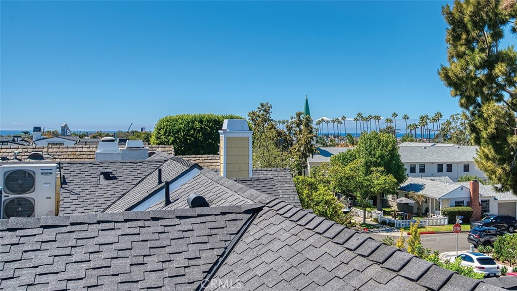 Corona del Mar North of PCH (CNHW) - Residential