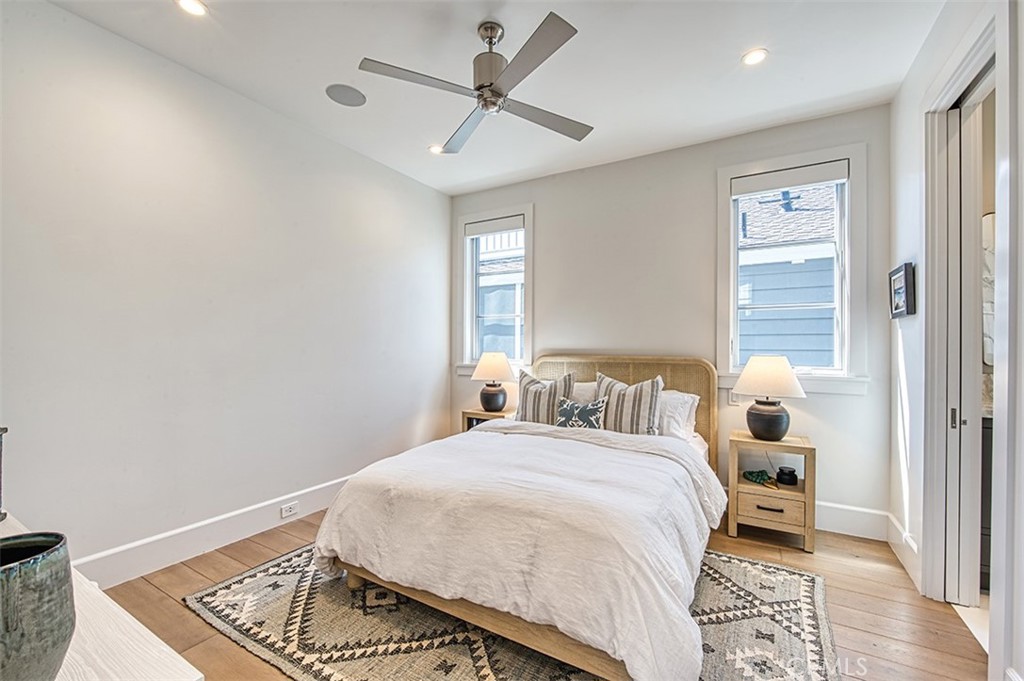Corona del Mar North of PCH (CNHW) - Residential