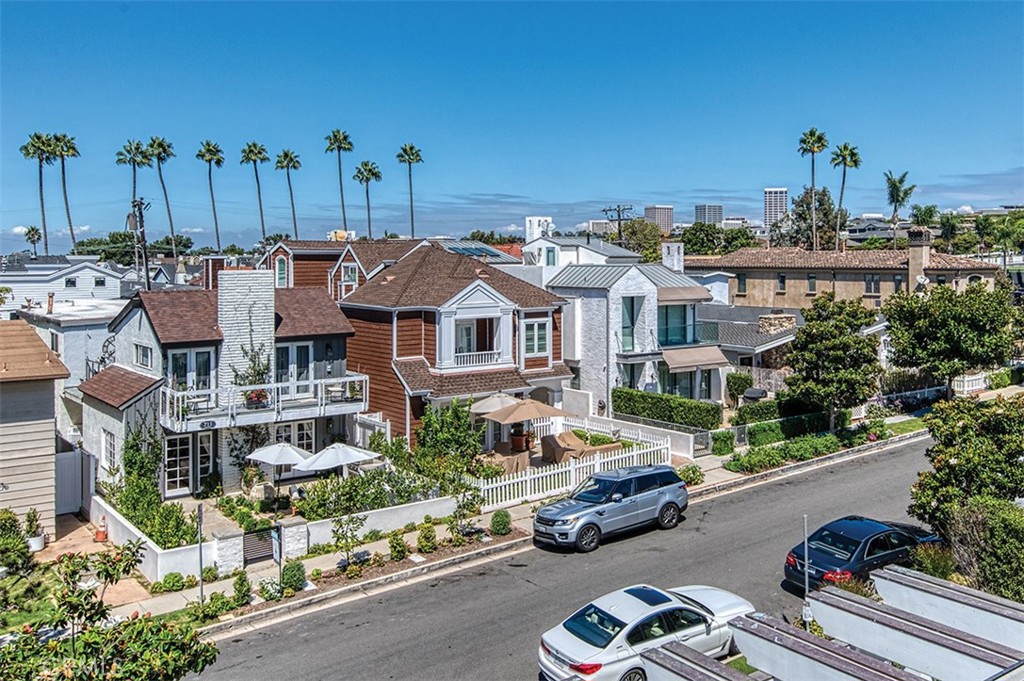 Corona del Mar North of PCH (CNHW) - Residential