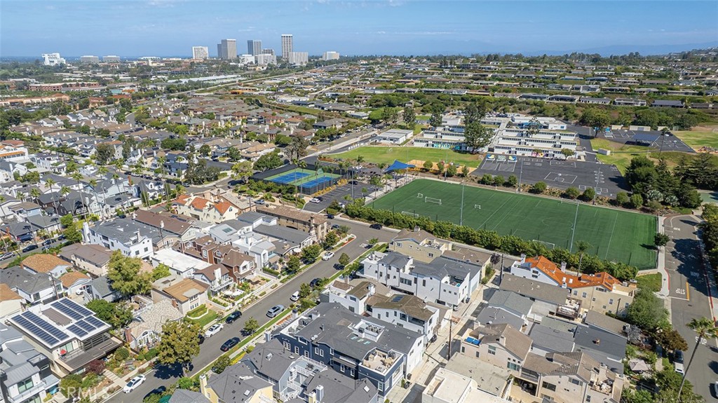 Corona del Mar North of PCH (CNHW) - Residential