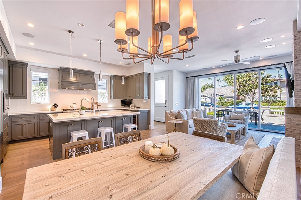 Corona del Mar North of PCH (CNHW) - Residential