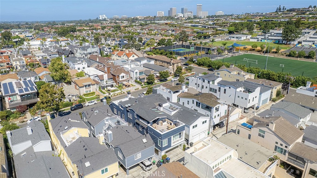 Corona del Mar North of PCH (CNHW) - Residential