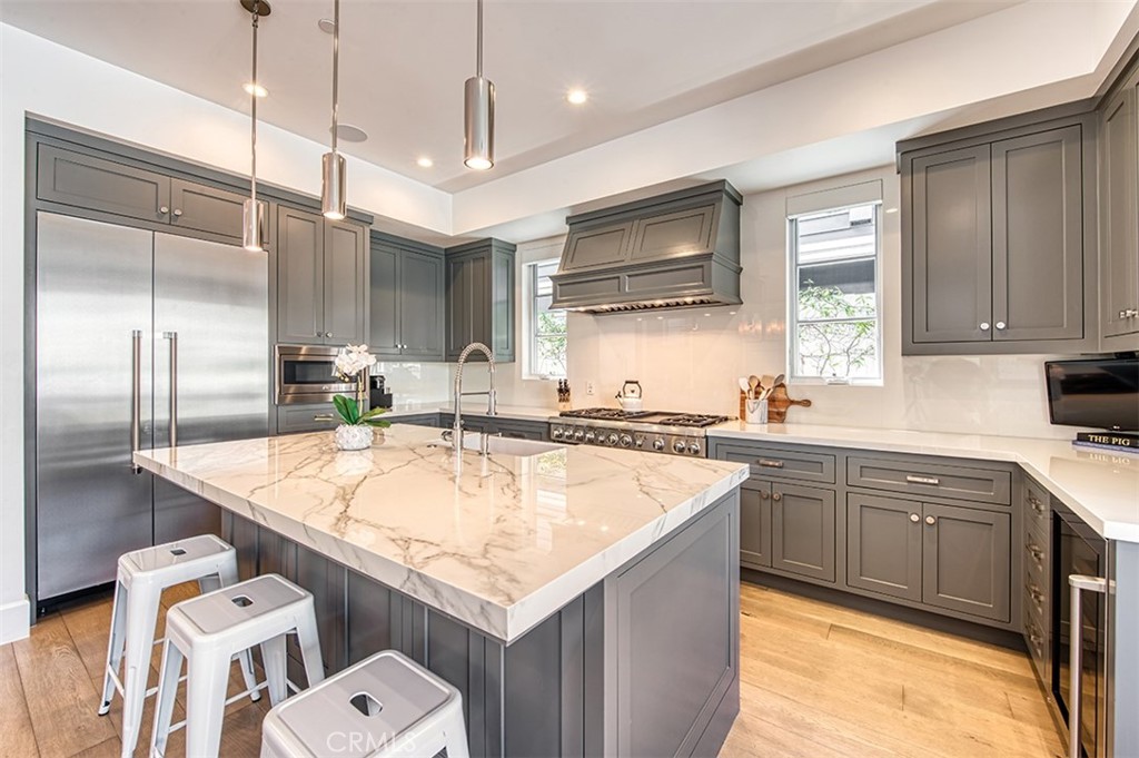 Corona del Mar North of PCH (CNHW) - Residential