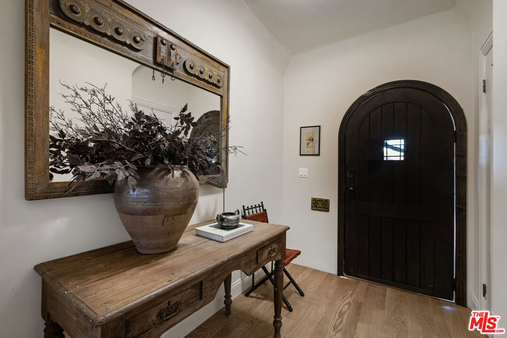 3021 Glenhurst Avenue