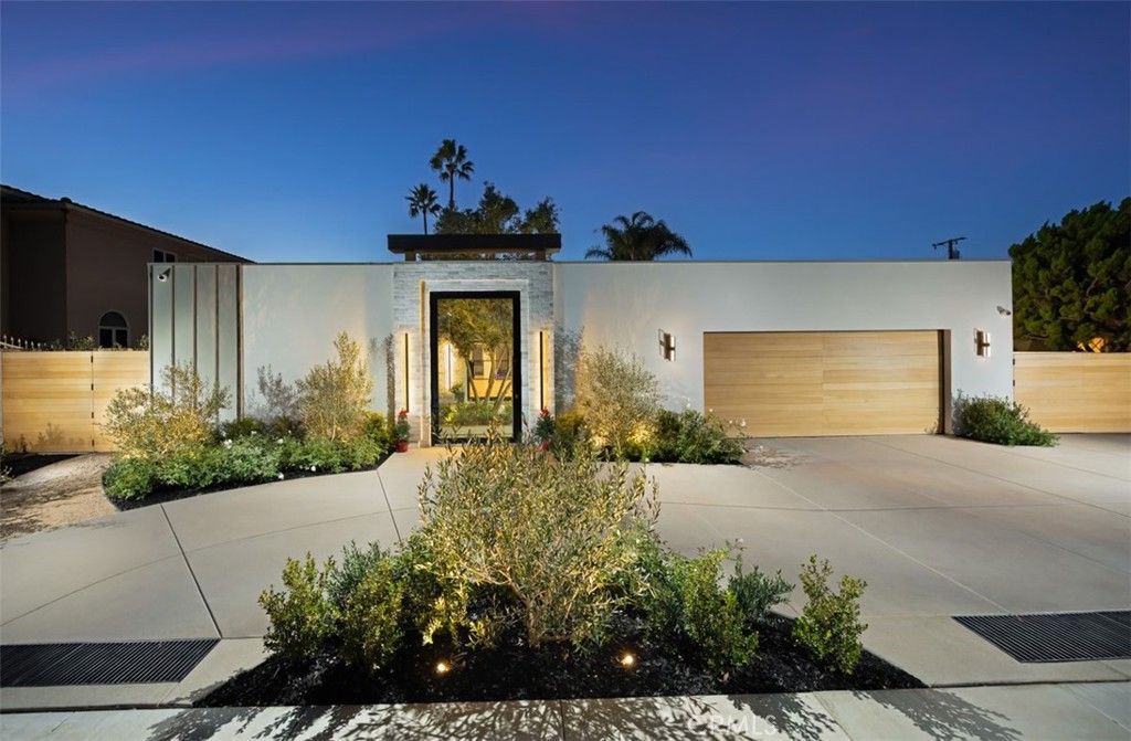 Photo of 1717 Irvine Avenue, Newport Beach, CA 92660 (MLS # OC25263131)