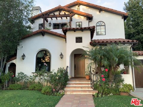 Photo of 2026 Greenfield Avenue, Los Angeles, CA 90025 (MLS # 26652891)