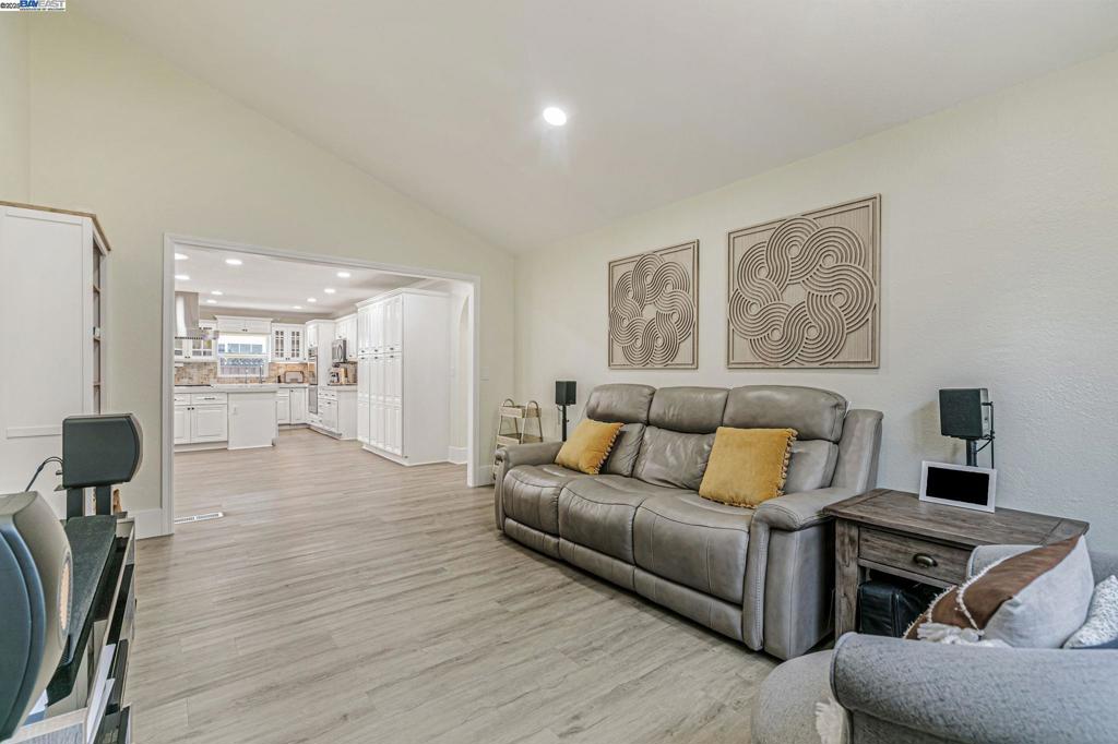 SUNDALE - Residential