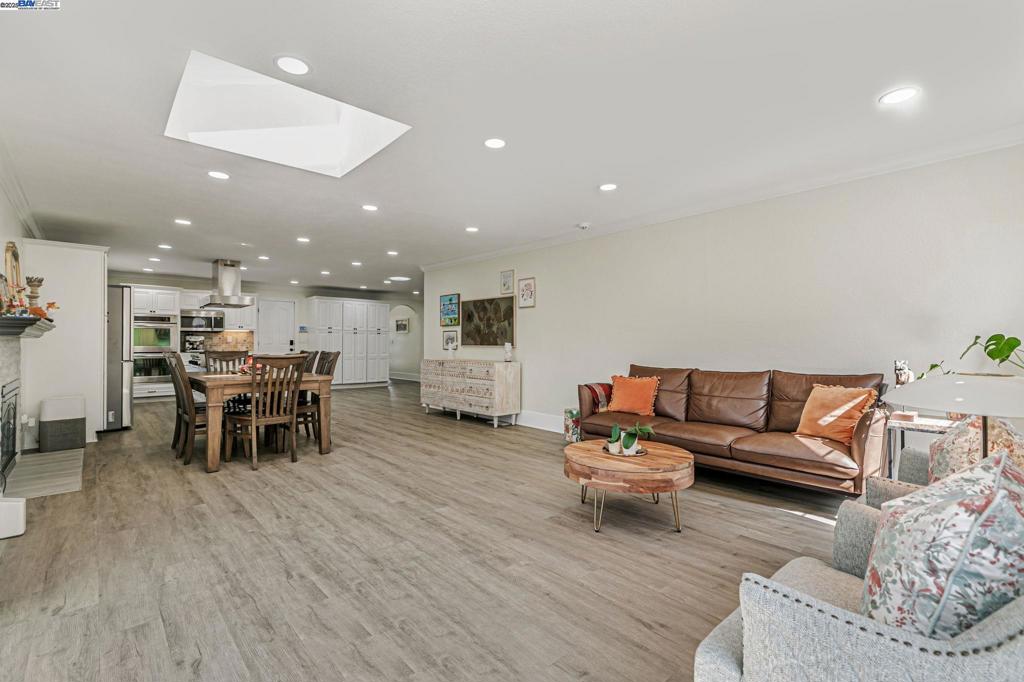 SUNDALE - Residential