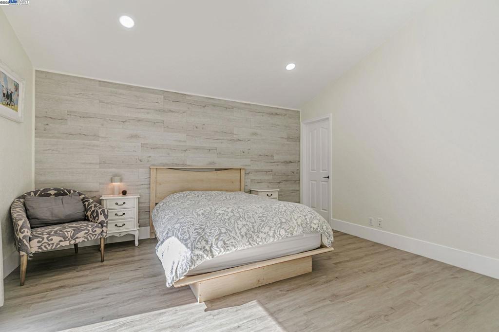 SUNDALE - Residential