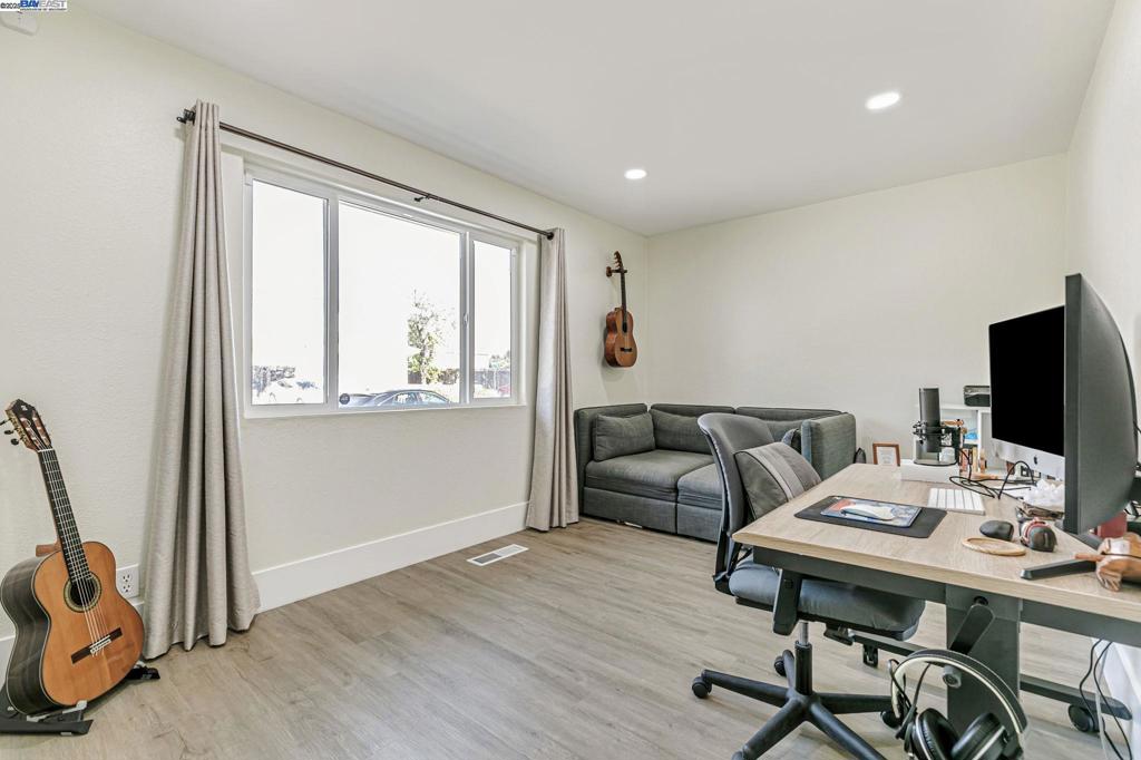 SUNDALE - Residential