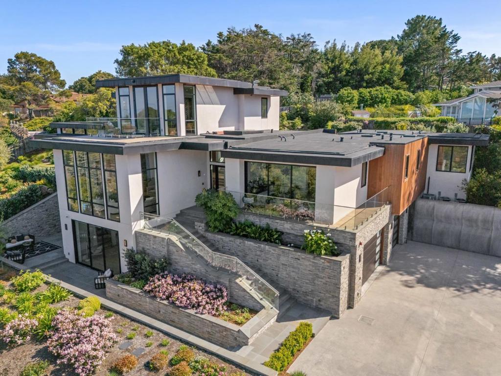 855 Darrell Road