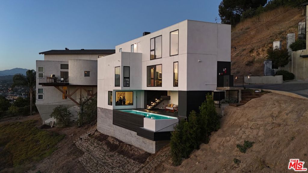 3607 Kinney Street, Los Angeles CA 90065