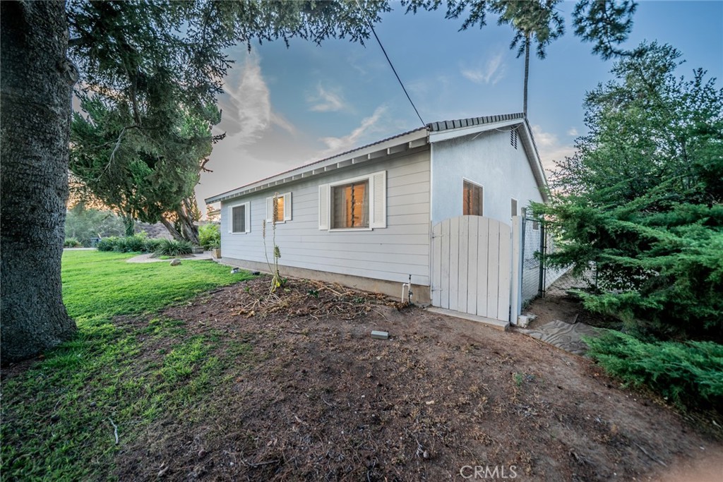 1037 W Sunset Drive