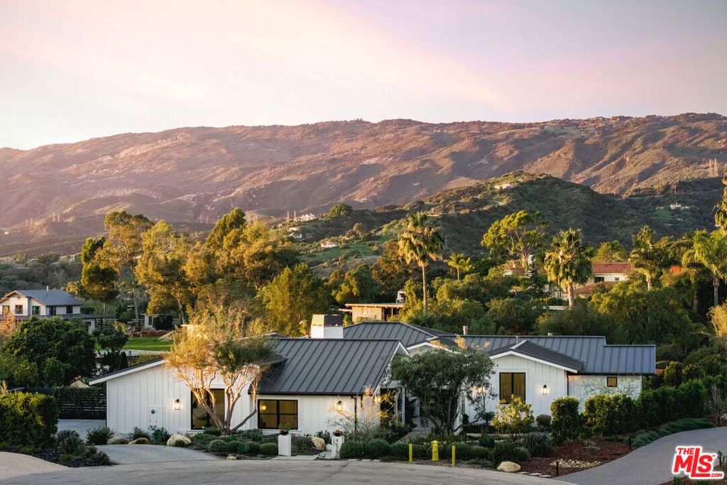 Photo of 4678 Bedrock Court, Santa Barbara, CA 93111 (MLS # 26641397)