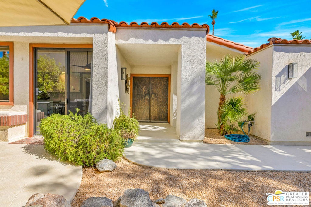 5 Vista Loma Drive