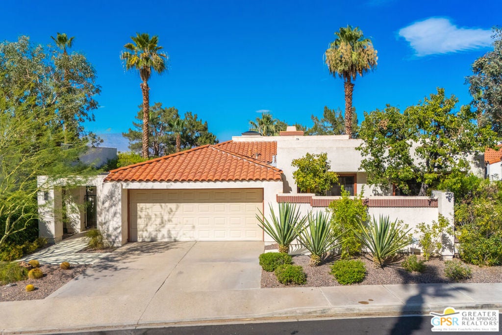5 Vista Loma Drive