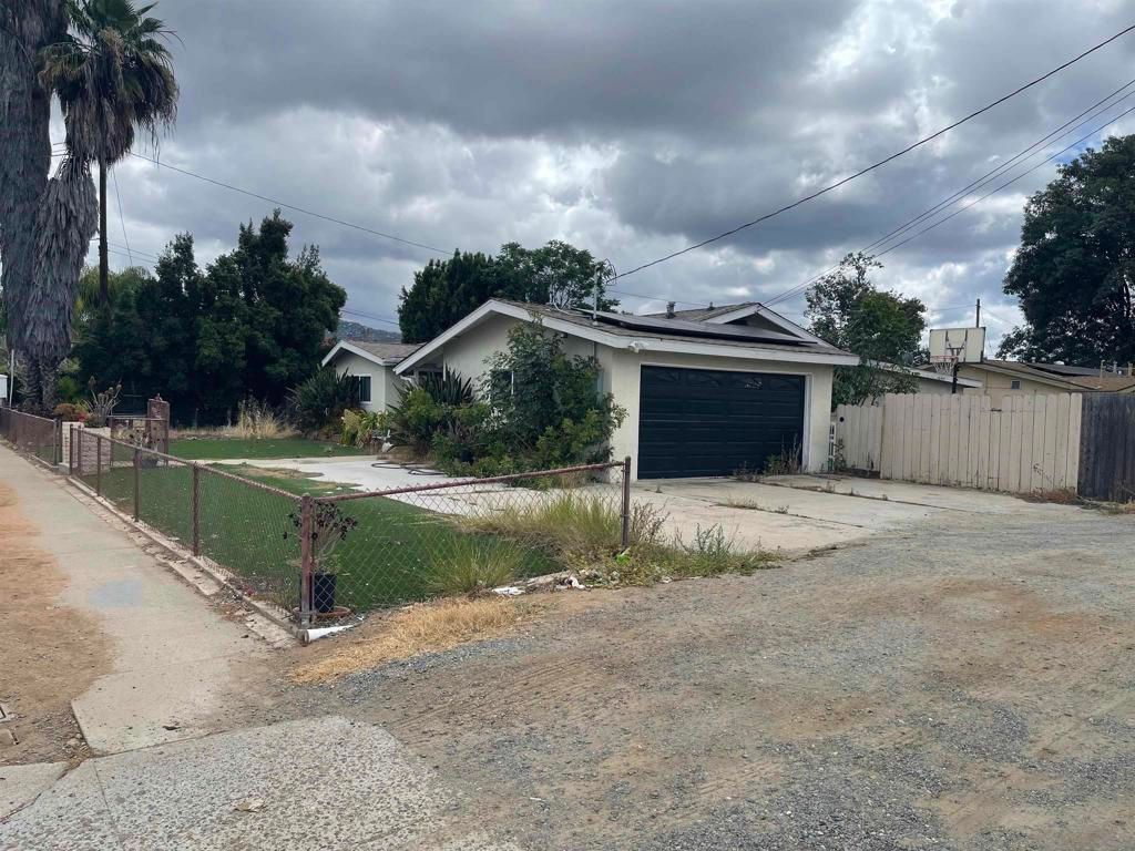 Photo of 2039 E Washington AVE, Escondido, CA 92027 (MLS # 260013117SD)