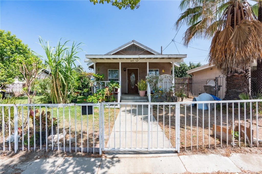 325 W Crescent Drive