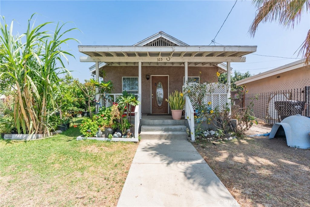325 W Crescent Drive