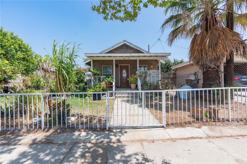 325 W Crescent Drive