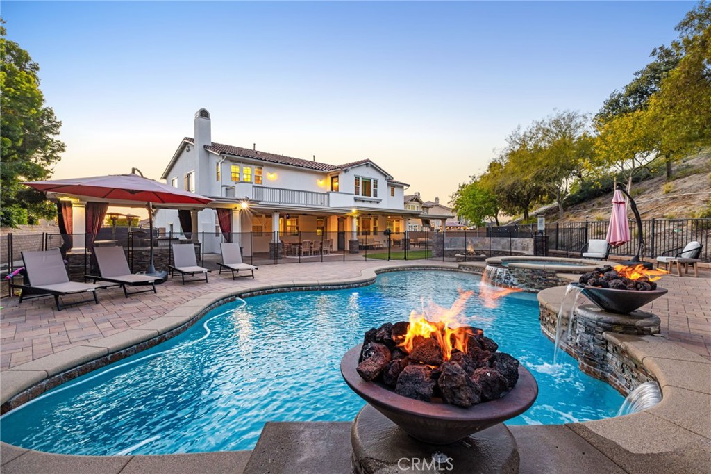 16352 Sierra Heights