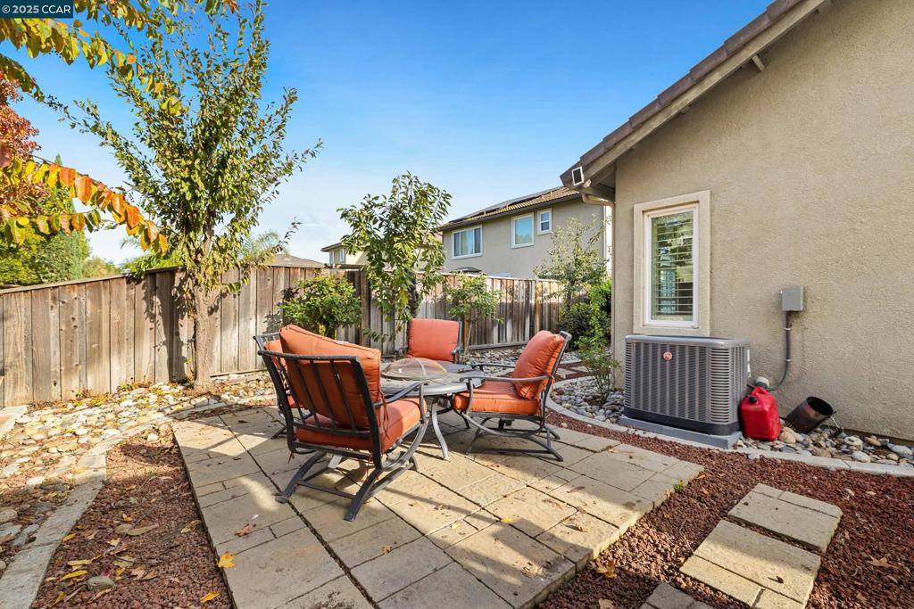 OAKLEY - Residential