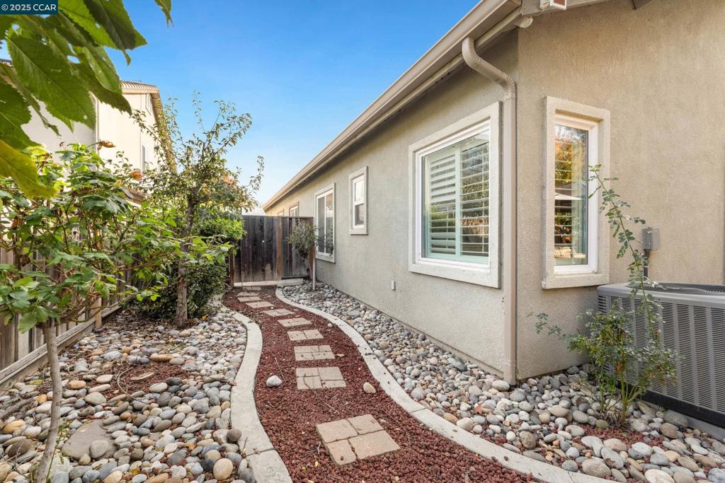 OAKLEY - Residential