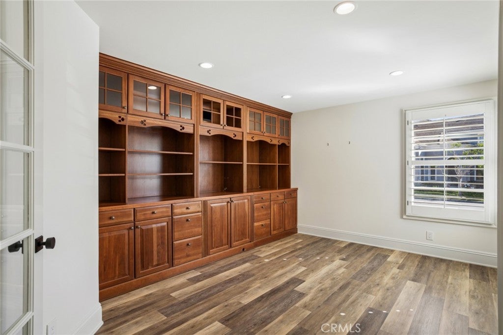 17 Colonial Drive