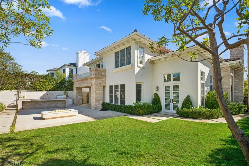17 Colonial Drive