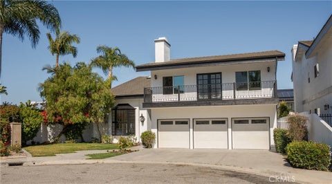 Photo of 17182 Hillside Circle, Huntington Beach, CA 92649 (MLS # OC26093458)