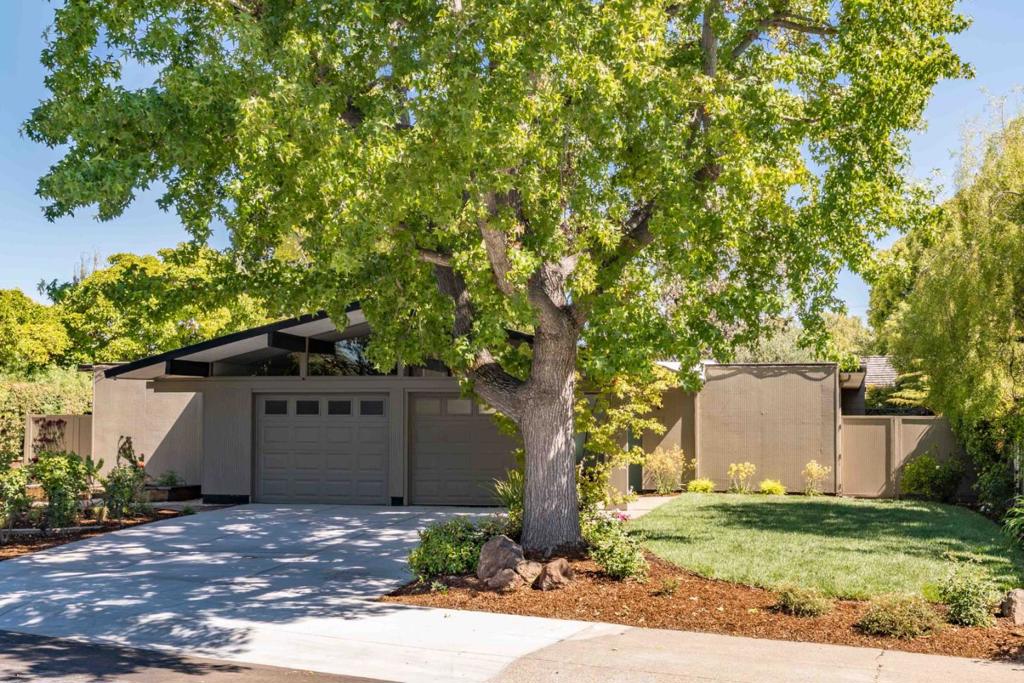 779 Holly Oak Drive