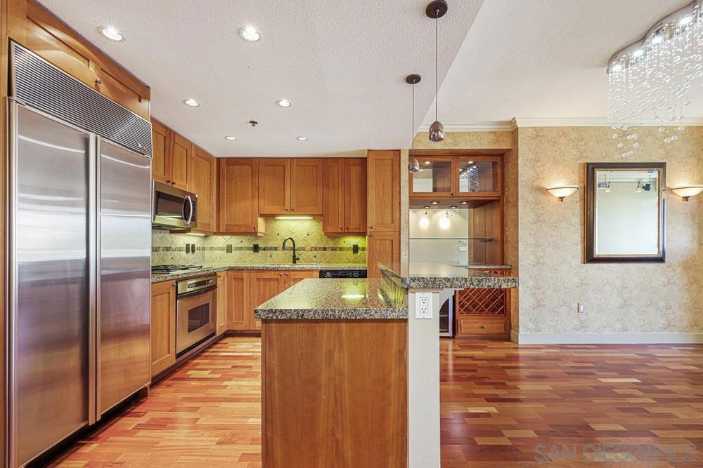 700 W Harbor 608