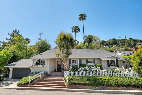 9483 Hollister Street Ventura CA 93004