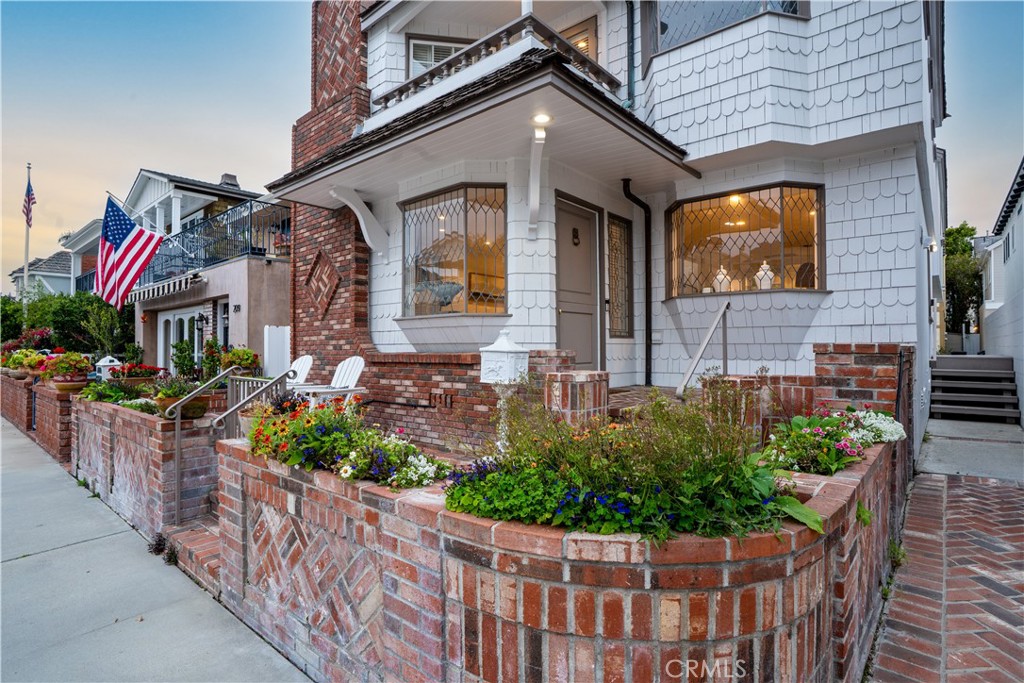 211 Pearl Avenue