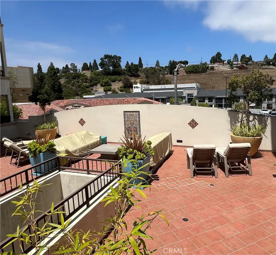 Palos Verdes Peninsula, California 90274, United States, 2 Bedrooms Bedrooms, ,2 BathroomsBathrooms,Residential,Active,176233