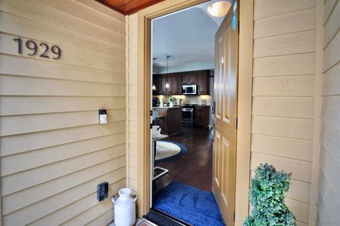 Photo of 1929 Felspar St, San Diego, CA 92109 (MLS # 250025870SD)