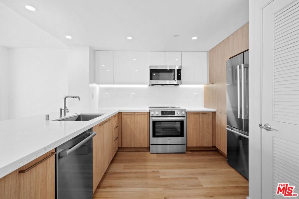 1221 W OCEAN Avenue 604