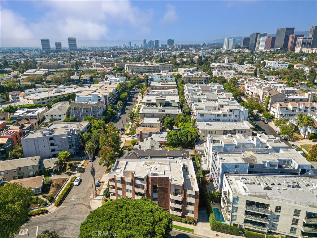 Photo of 1567 Westholme Avenue #4A, Los Angeles, CA 90024 (MLS # TR25135484)