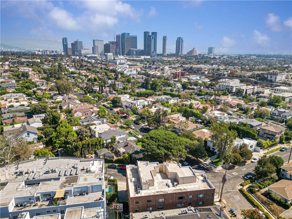 Photo of 1567 Westholme Avenue #4A, Los Angeles, CA 90024 (MLS # TR25135484)