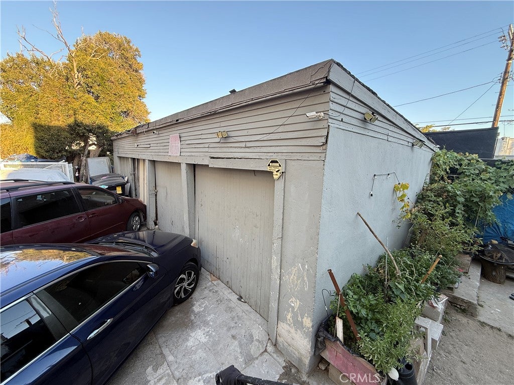 5324 S Hoover
